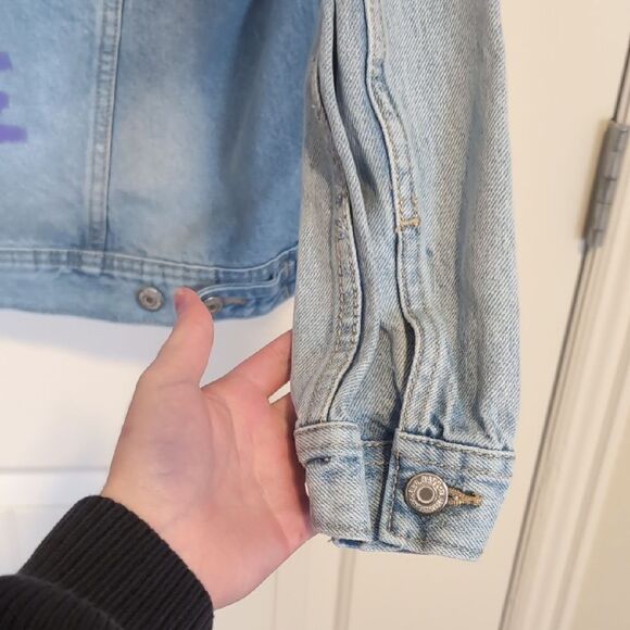 Old Navy Light Blue Boyfriend Distressed Jean Jacket - Painted Writing On Back - Picture 10 of 13